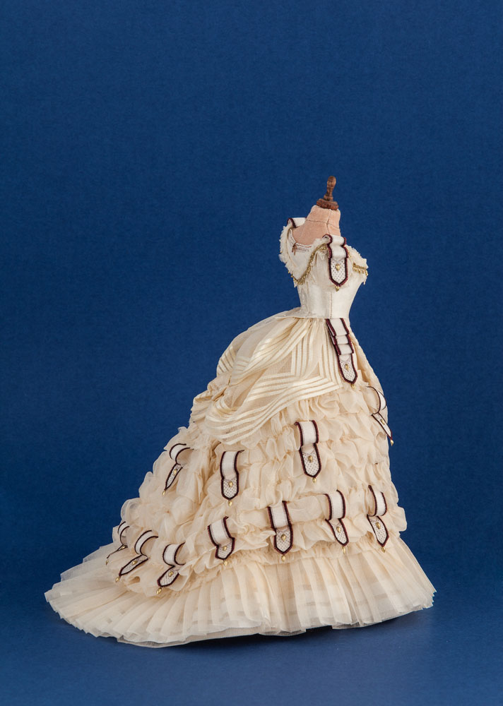 Réplica de un vestido de noche de 1860 que está en el Metropolitan de Nueva York. Obra de Mª J. Santos para el Art Institute of Chicago para una de las habitaciones Thorne donde se encuentra expuesto.©