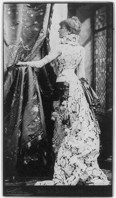 Sarah Bernhardt vestida por Worth.1.880 