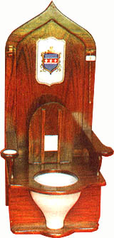 Réplica del trono de Luis XIII usada de inodoro. Sulabh International Museum of Toilets 